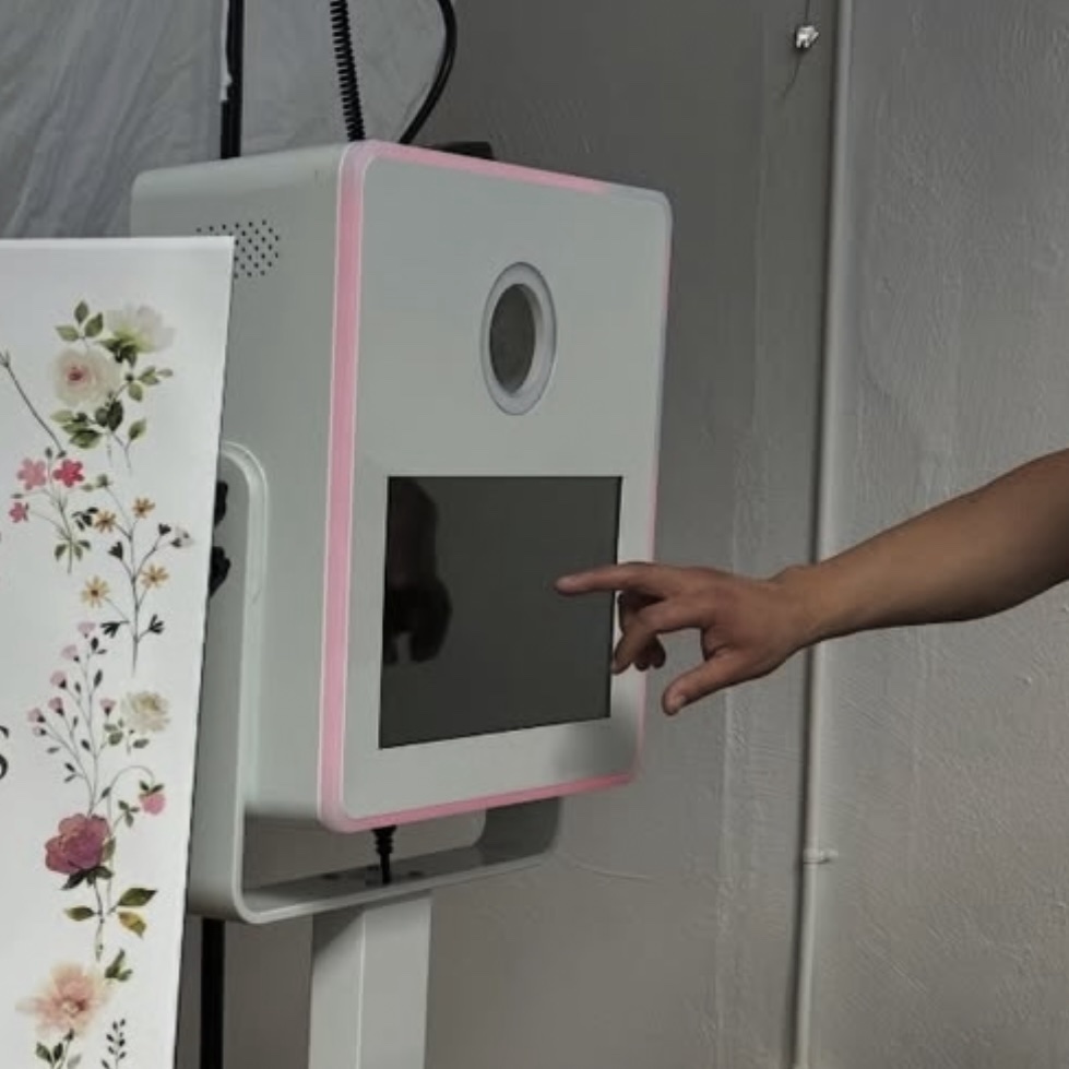 DSLR Photo Booth Rental - Image 2